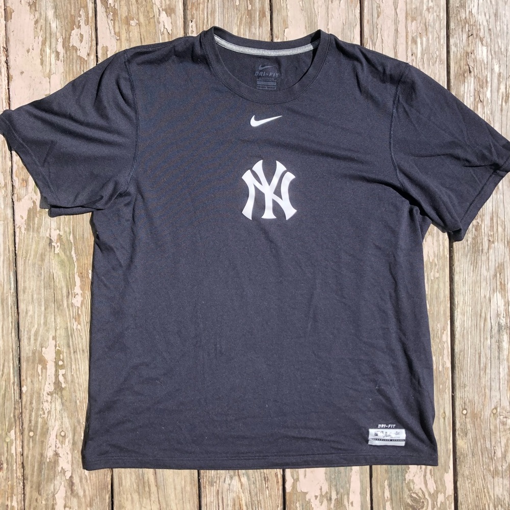 NEW Nike NY Yankees Dri-Fit Tee